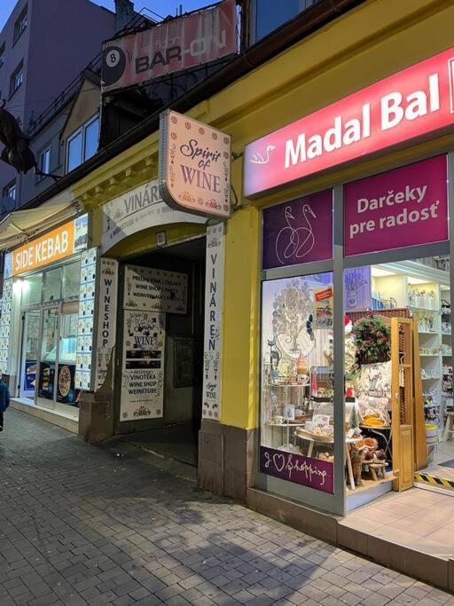 Bada Bing Plaza Bratislava Exterior foto